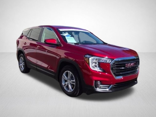Used 2023 VOLCANIC RED TINTCOAT GMC SLE image 4