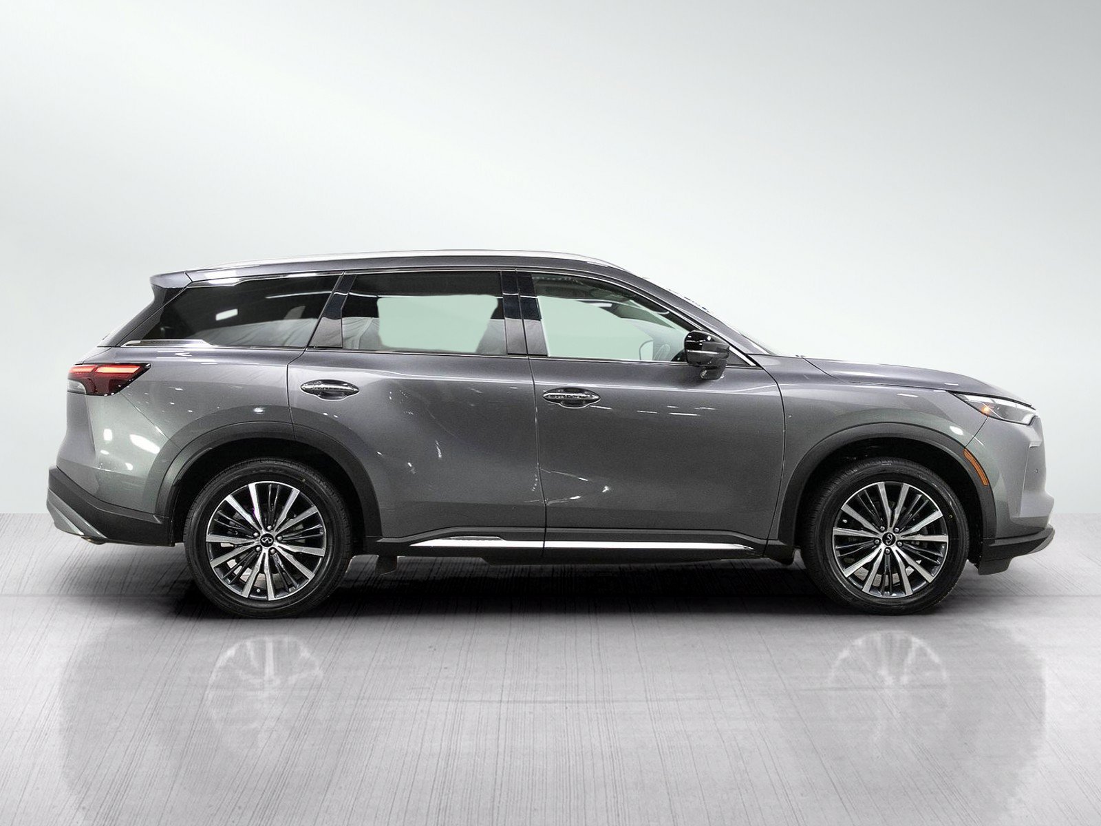 Used 2023 Graphite Shadow INFINITI Sensory image 6