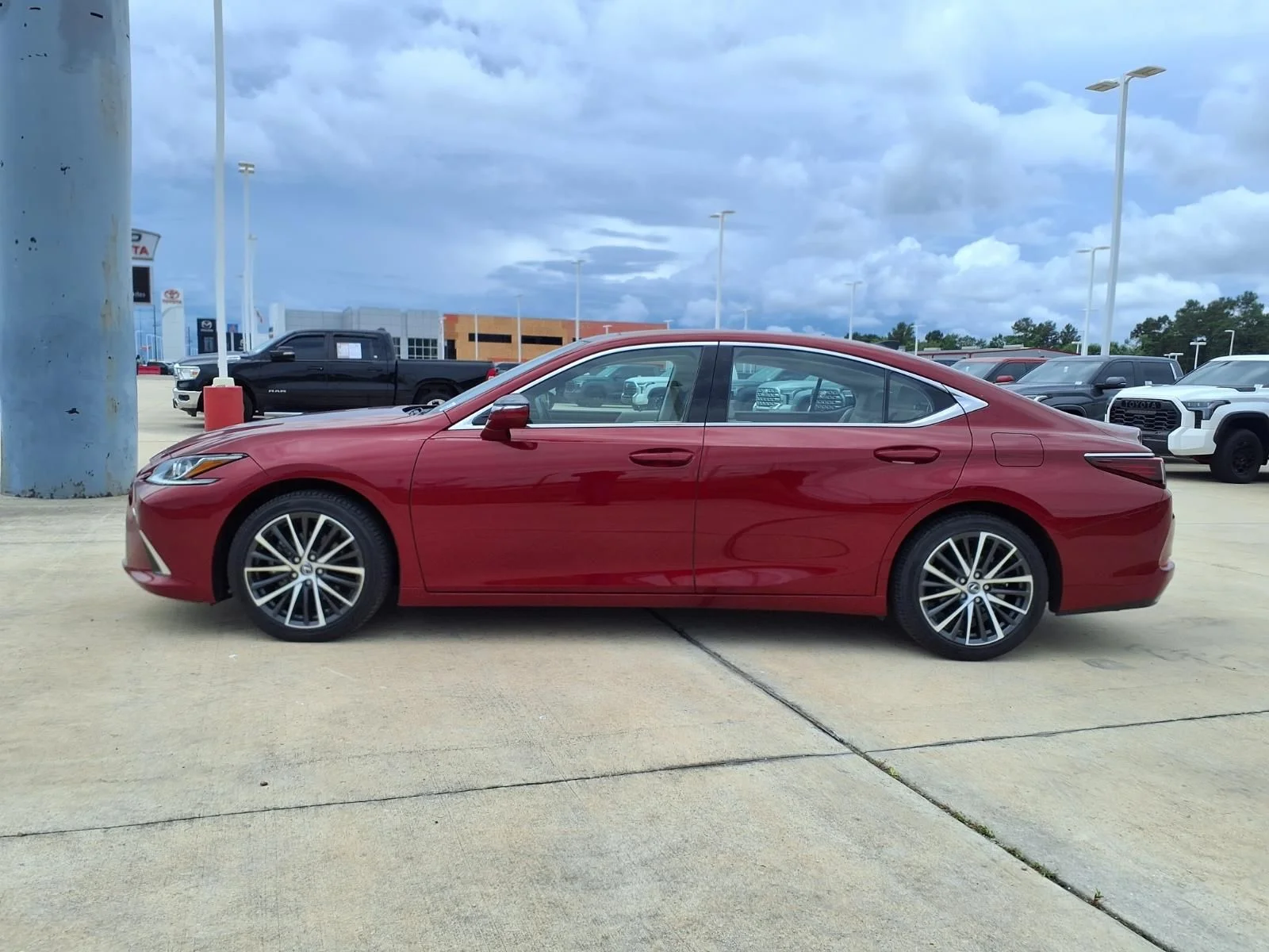 Used 2023 Red Lexus 350 image 8