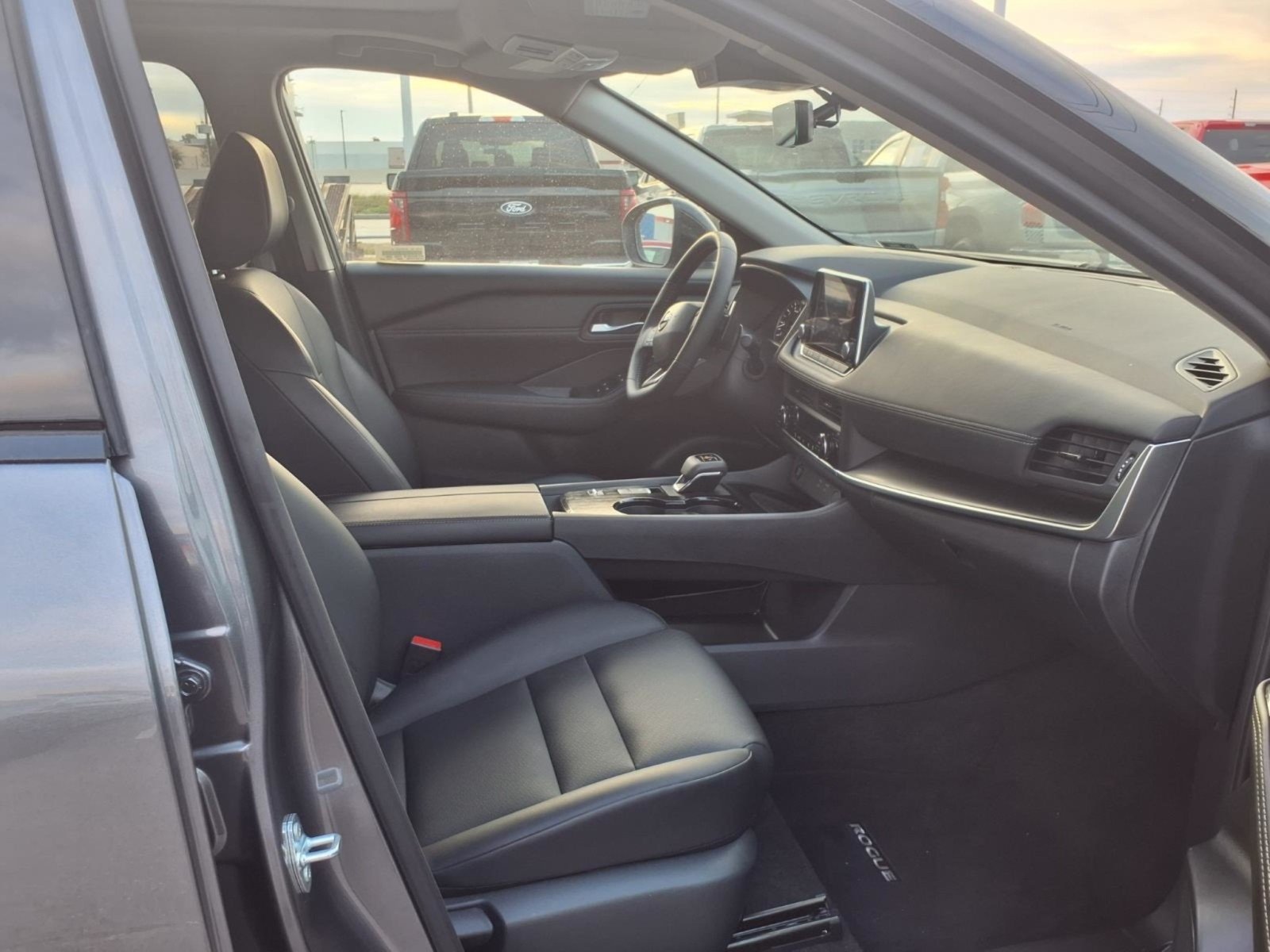 2026 Nissan Rogue photo 13 of 28