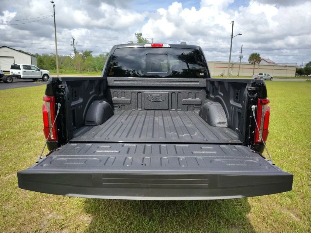 New 2026 Agate Black Metallic Ford Lariat® image 5