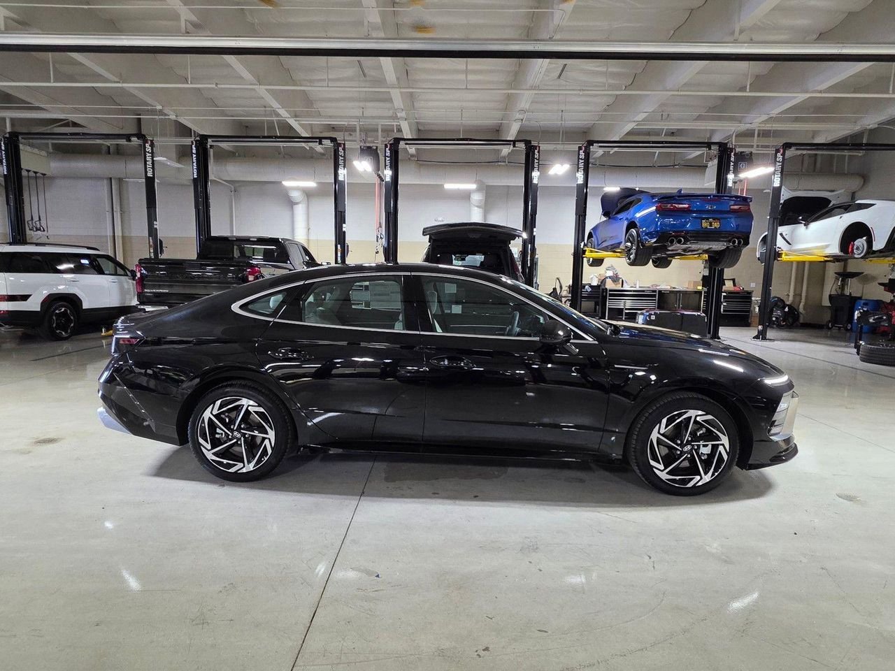 New 2026 Abyss Black Hyundai SEL Sport image 8