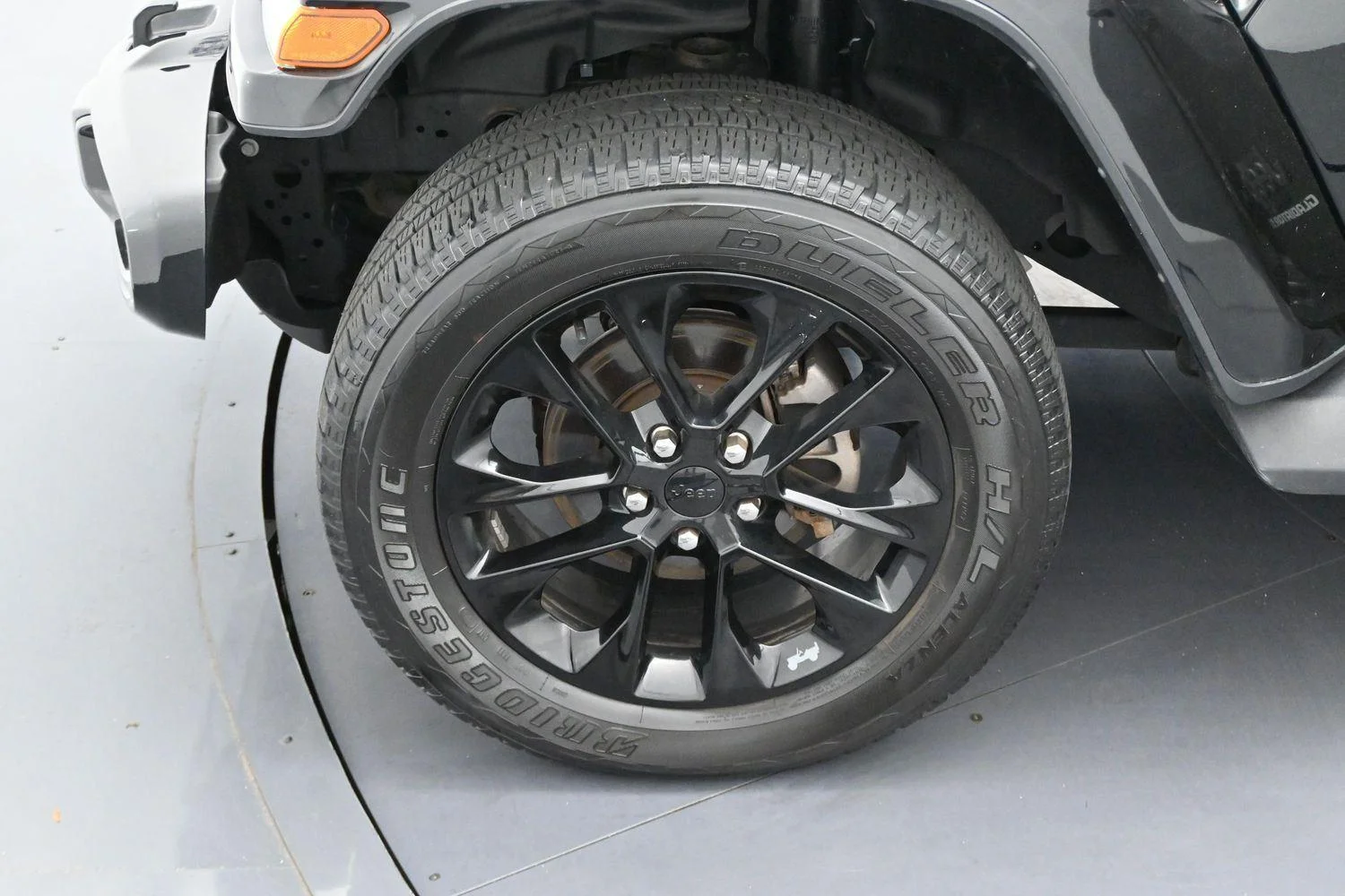 Used 2023 Black Clearcoat Jeep High Altitude image 30