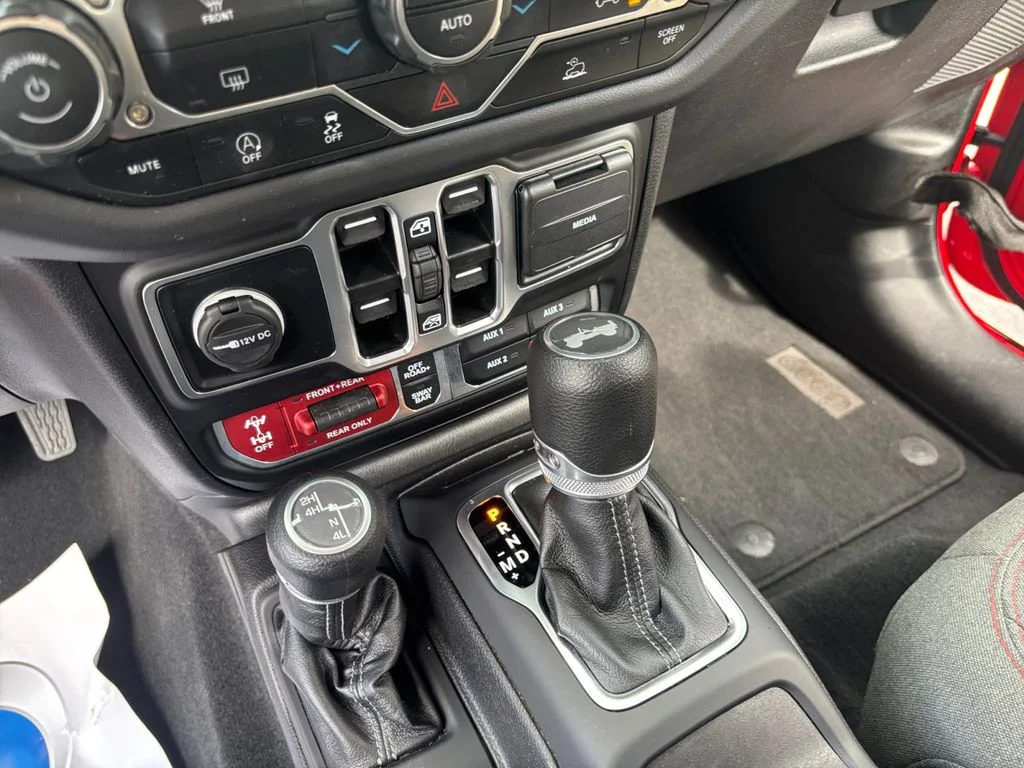Used 2025 Red Jeep Rubicon image 30