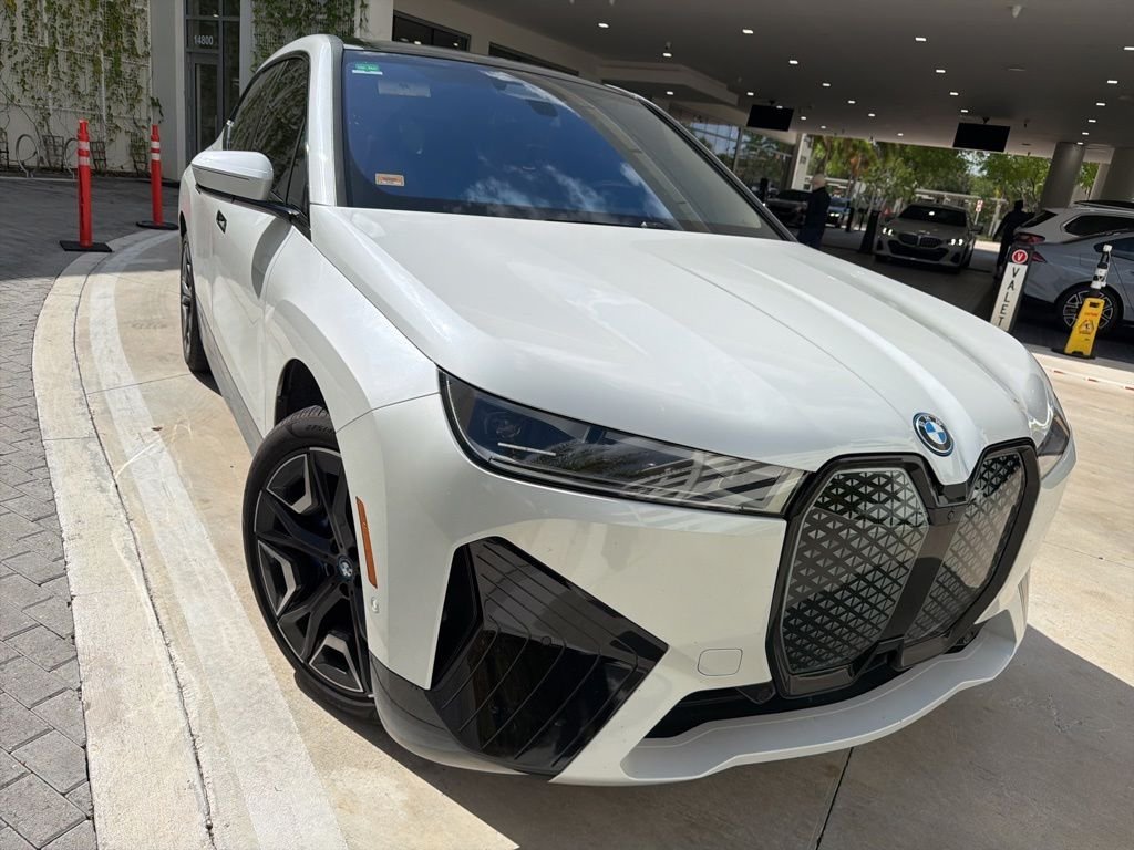 Certified Used 2024 Mineral White Metallic BMW xDrive50 image 5