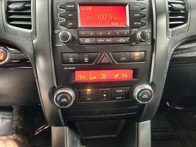Used 2011 Black Kia EX image 17