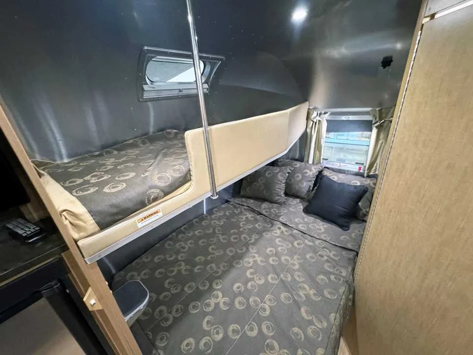 Used 2017 SILVER AIRSTREAM  image 26