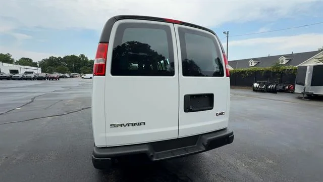 Used 2023 Summit White GMC Work Van image 19