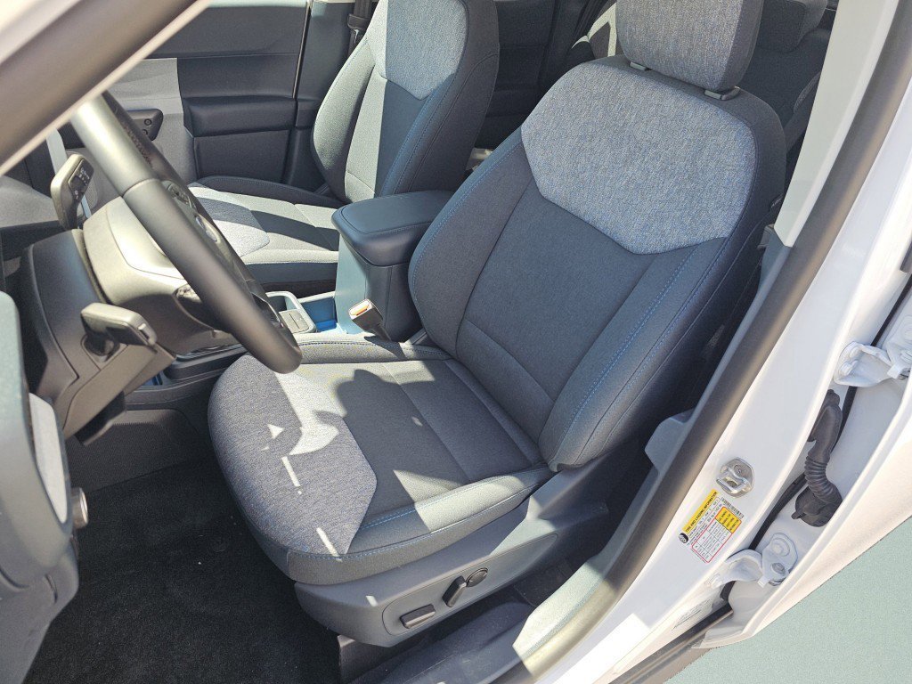 New 2026 Oxford White Ford XLT image 6