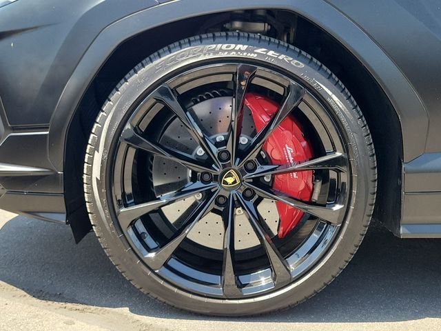 Used 2024 Nero Noctis Metallic Lamborghini S image 38