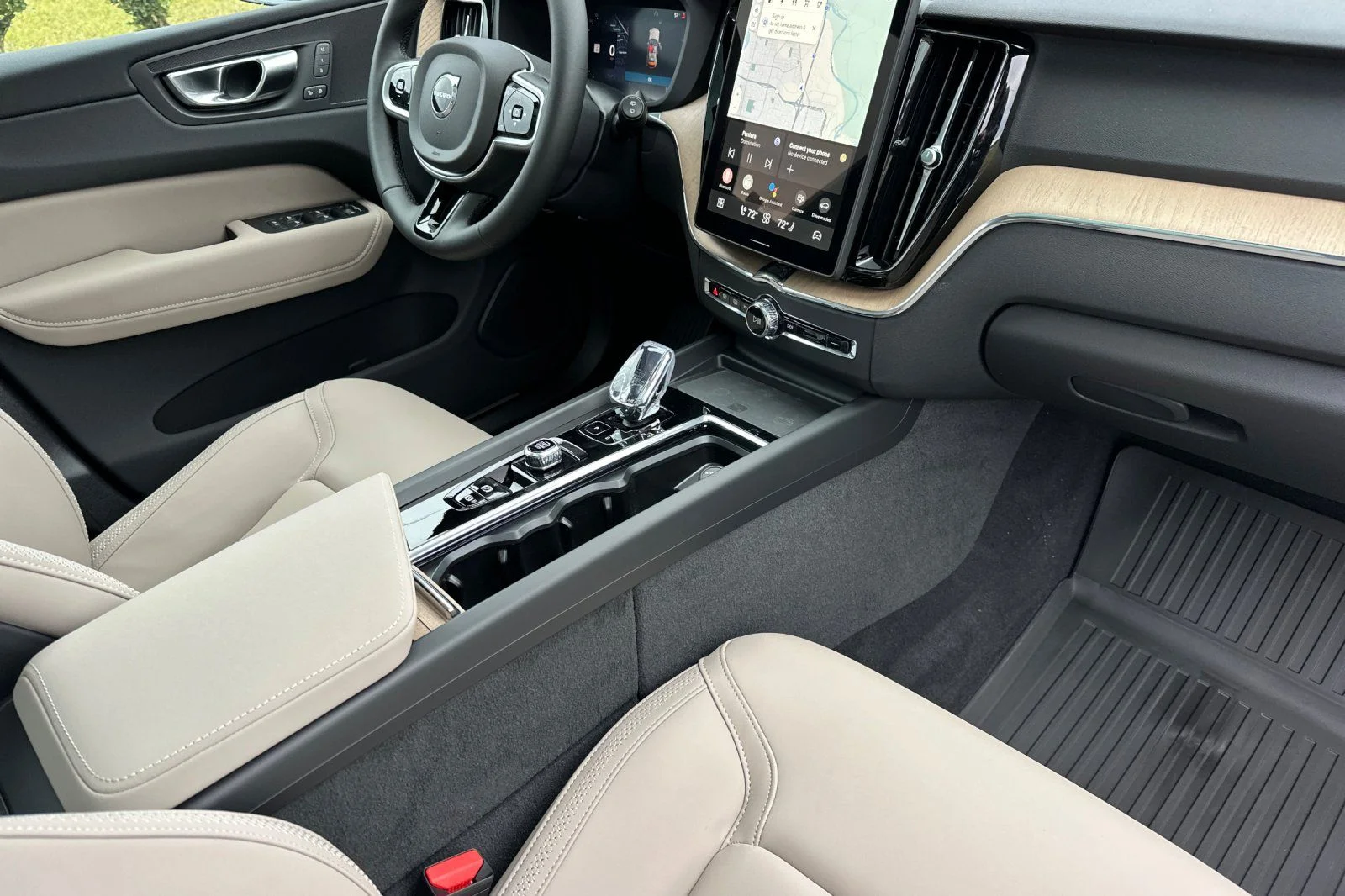 New 2026 Onyx Black Volvo Plus image 15