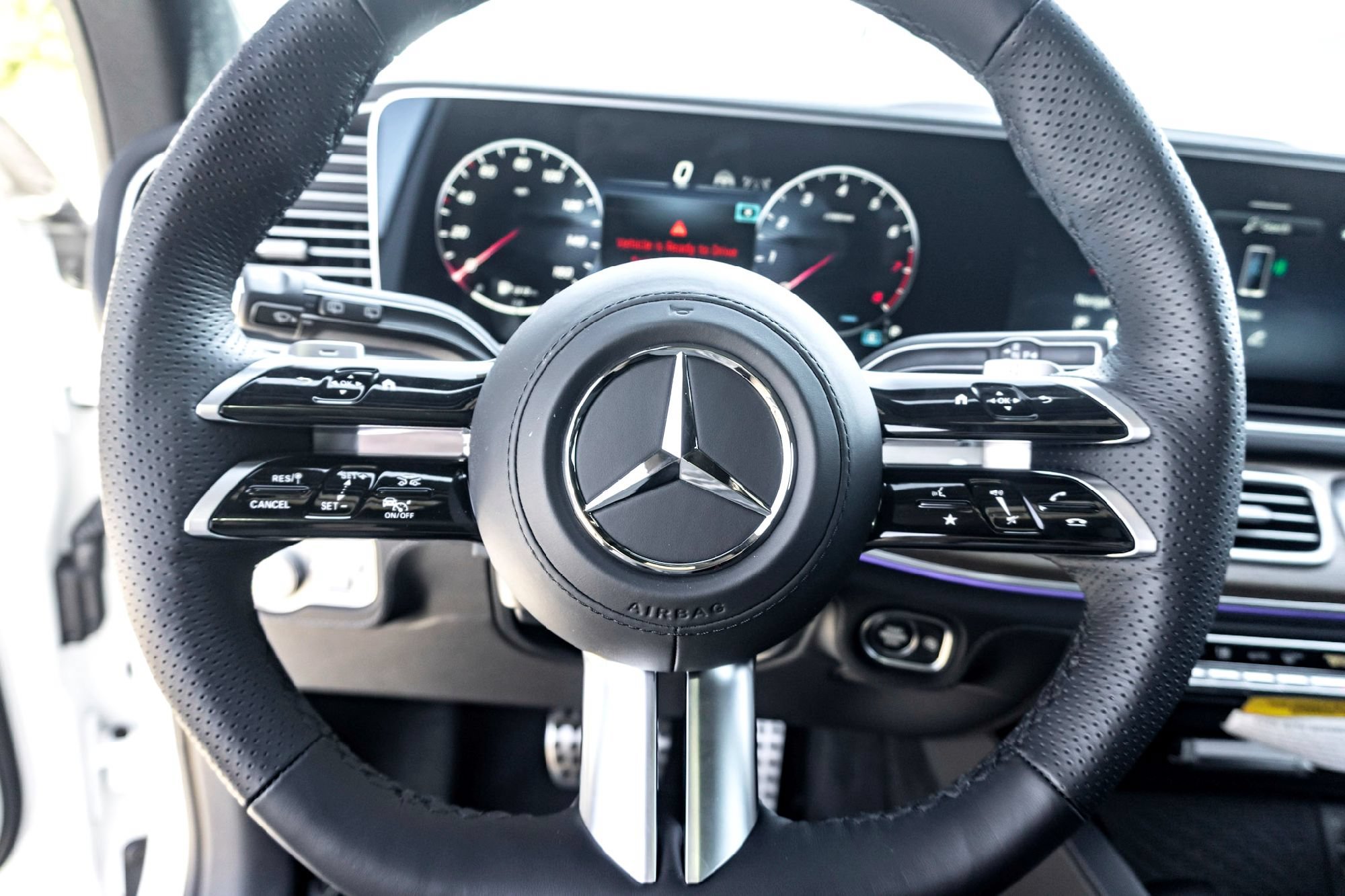 New 2026 Polar White Mercedes-Benz GLS 580 image 33