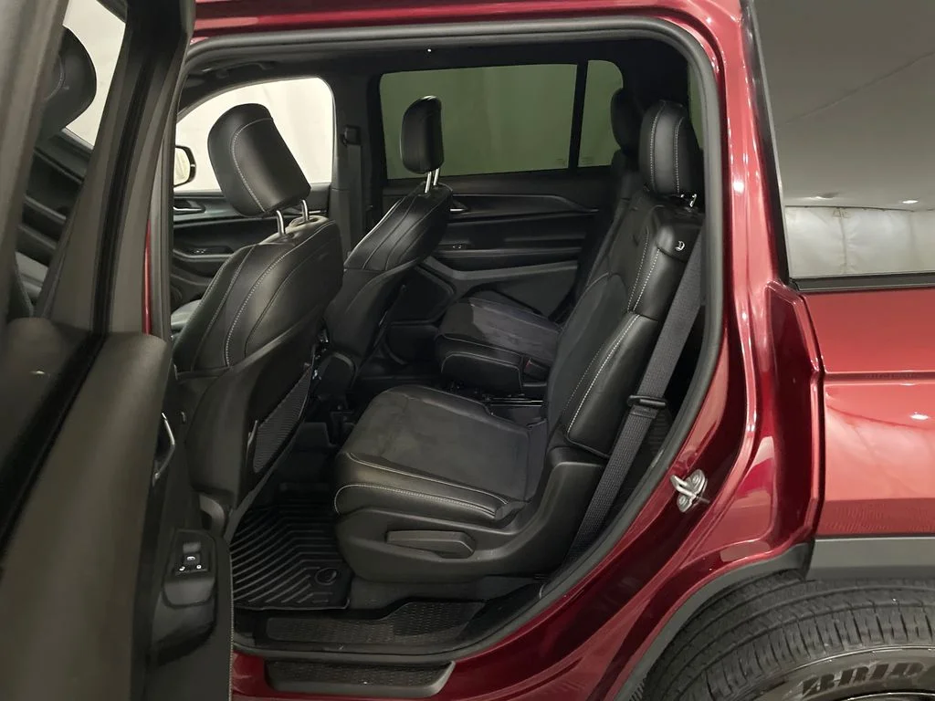 Used 2024 Velvet Red Pearlcoat Jeep Altitude X image 31
