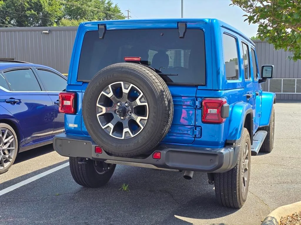 Used 2024 Blue Jeep Sahara image 11