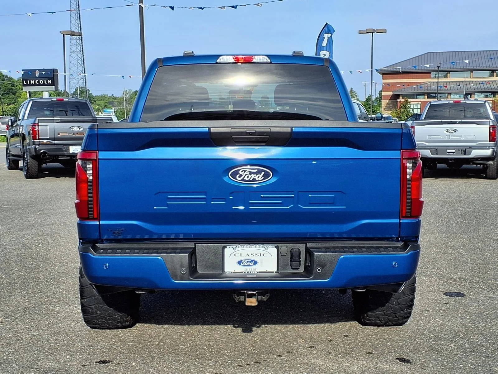 Used 2024 Atlas Blue Metallic Ford STX image 9