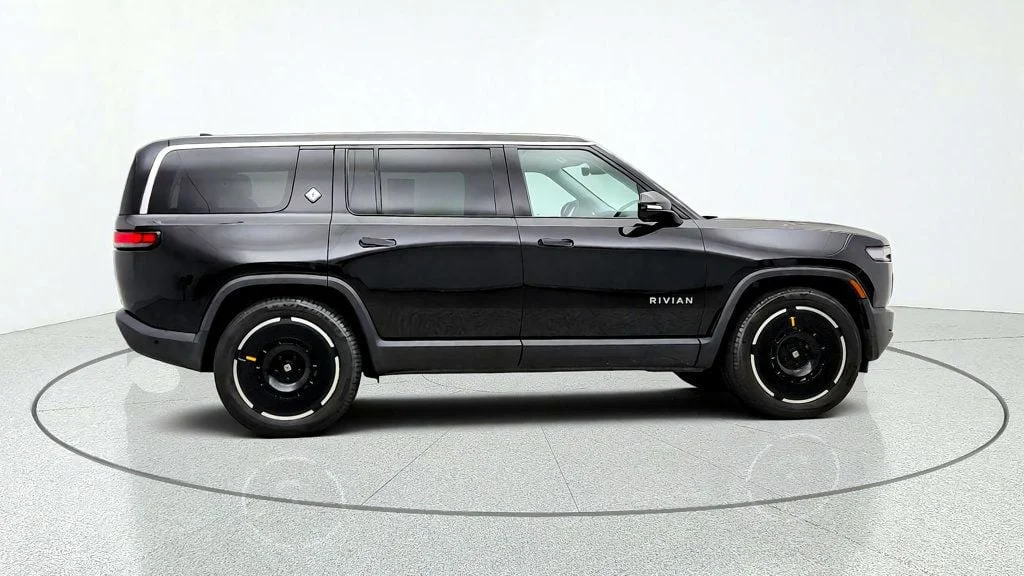 Used 2025 Midnight Rivian Adventure Dual-Motor Large Pack image 4