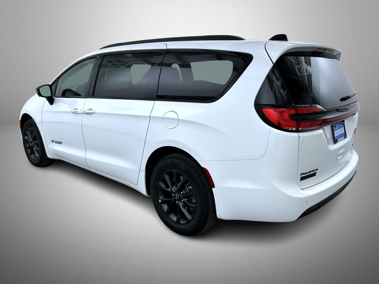 New 2026 Bright White Clear-Coat Exterior Paint Chrysler Select image 7