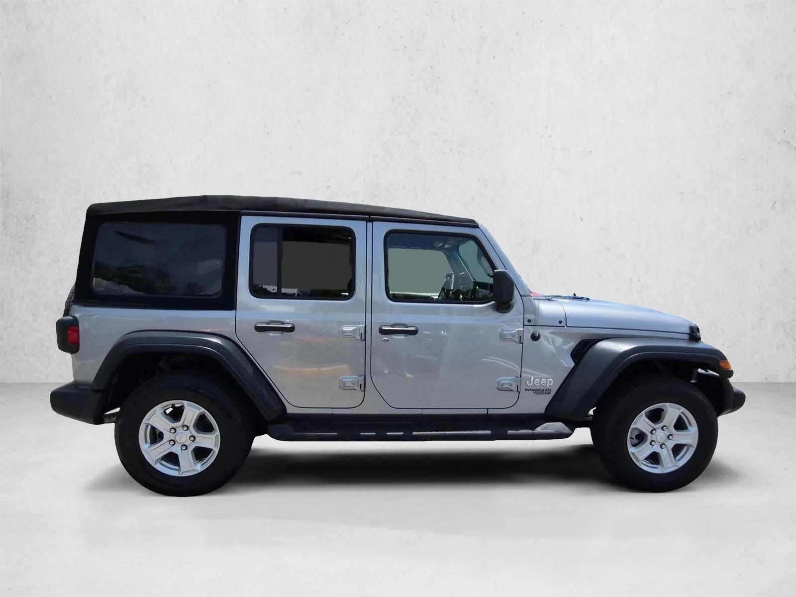 Used 2019 Billet Silver Metallic Clearcoat Jeep Sport S image 4