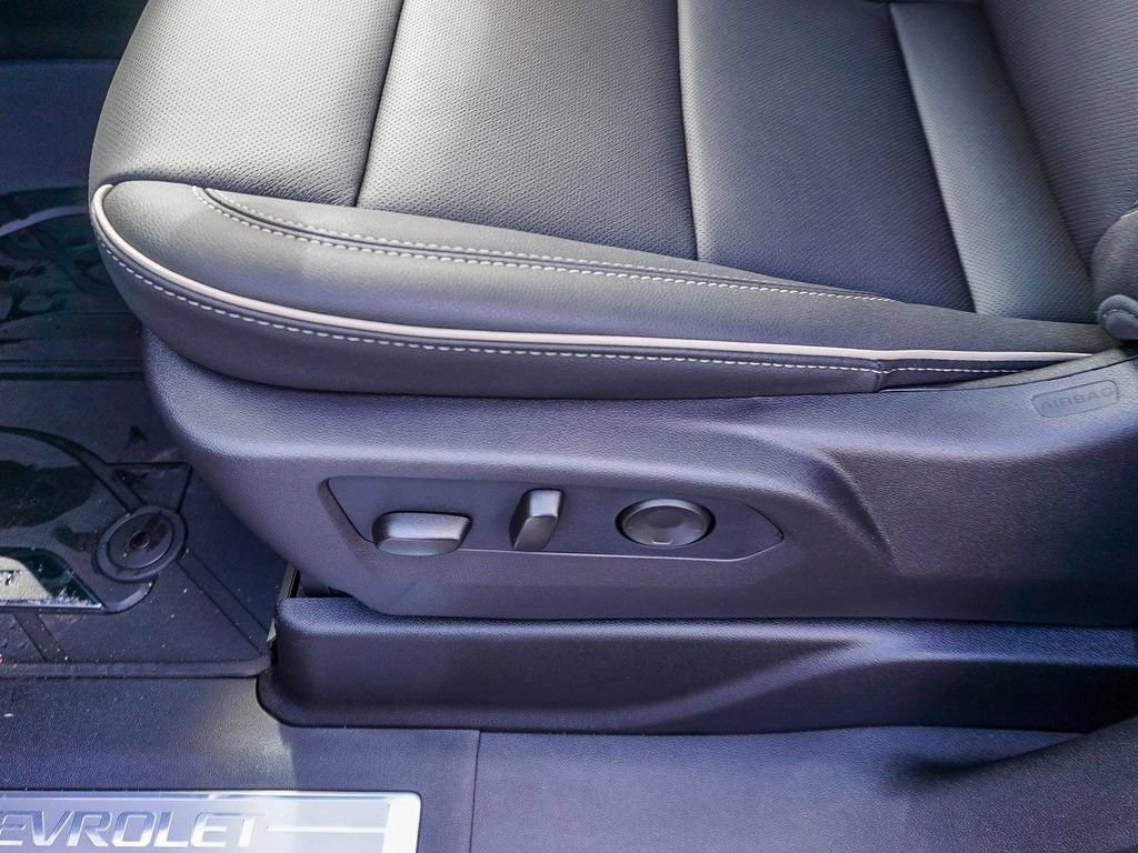 2026 Chevrolet Suburban Premier - Photo 19