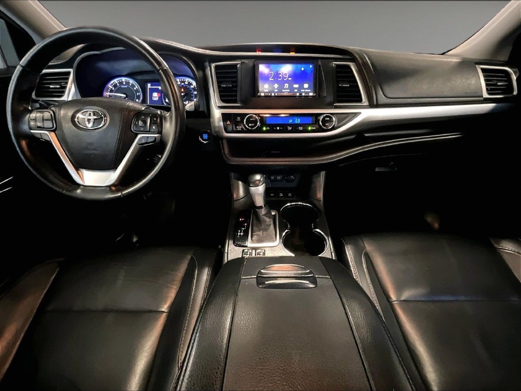 Used 2017 Black Toyota XLE image 22
