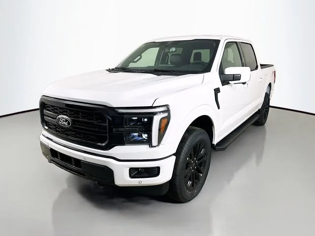 New 2026 Oxford White Ford Lariat image 3