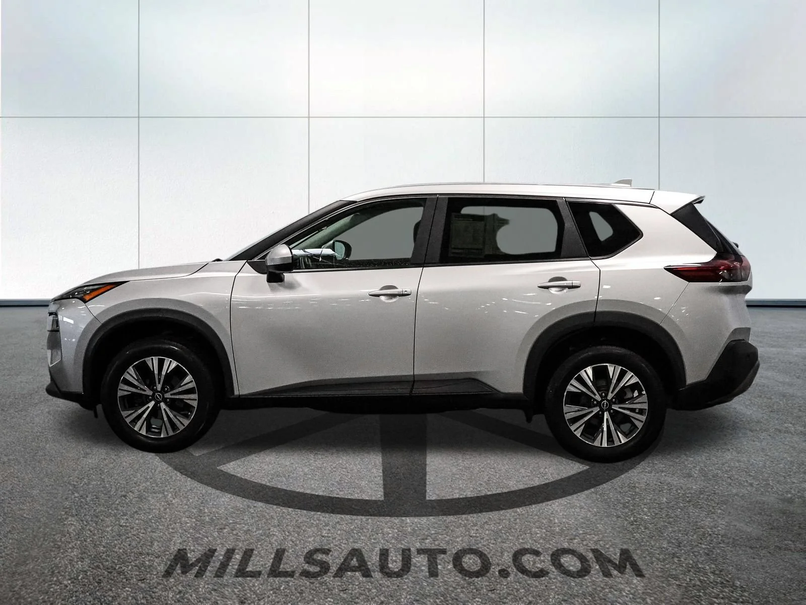 Used 2023 Silver Nissan SV Intelligent AWD image 3