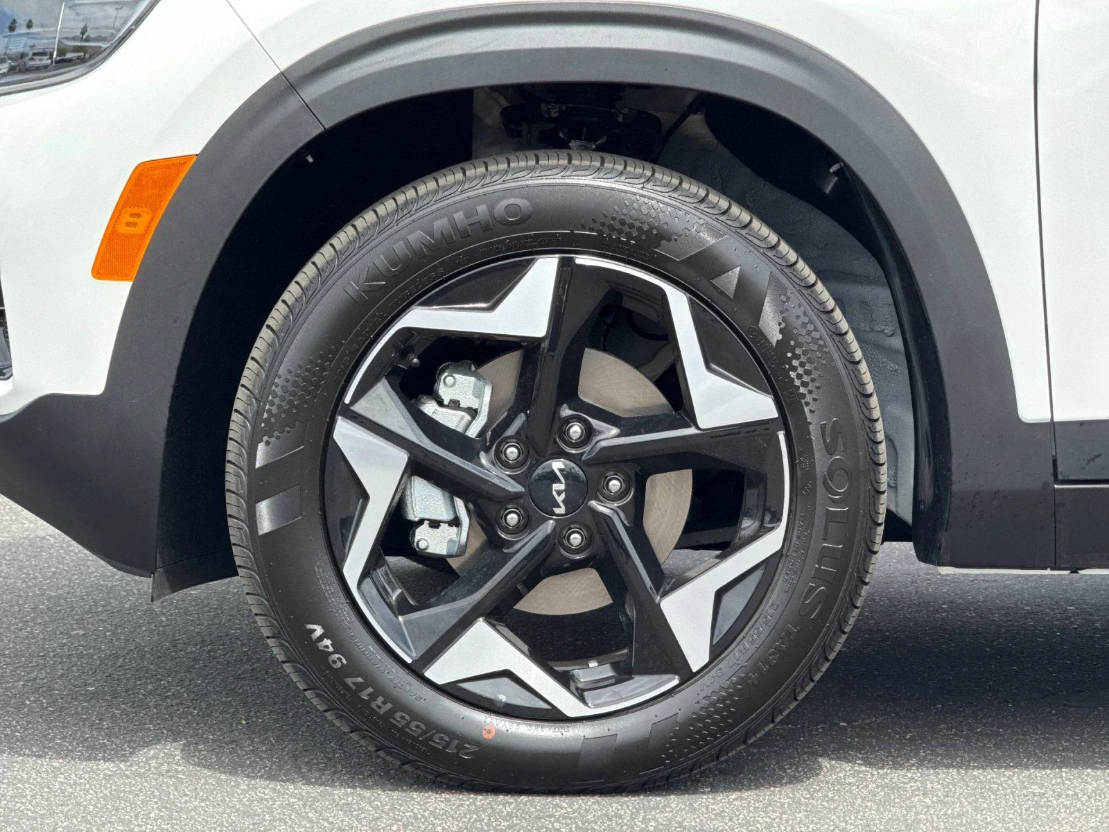 New 2026 White Kia EX image 33