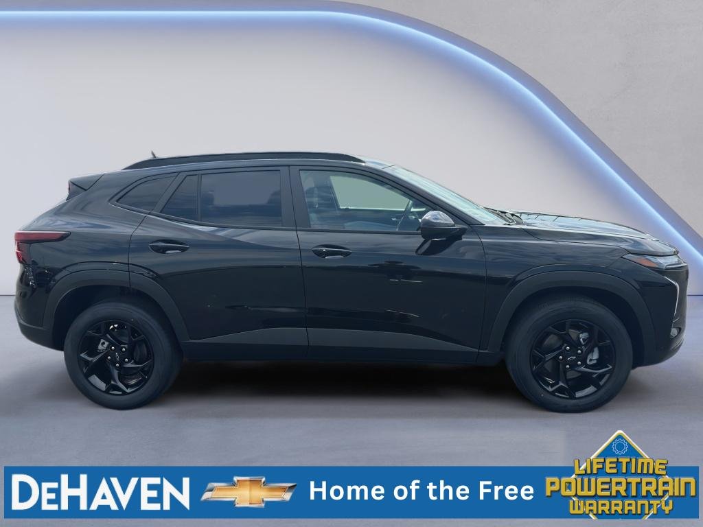 New 2026 Mosaic Black Metallic Chevrolet LT image 4