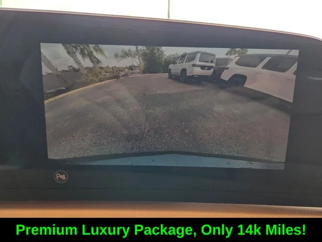 Used 2025 Green Cadillac Premium Luxury image 22