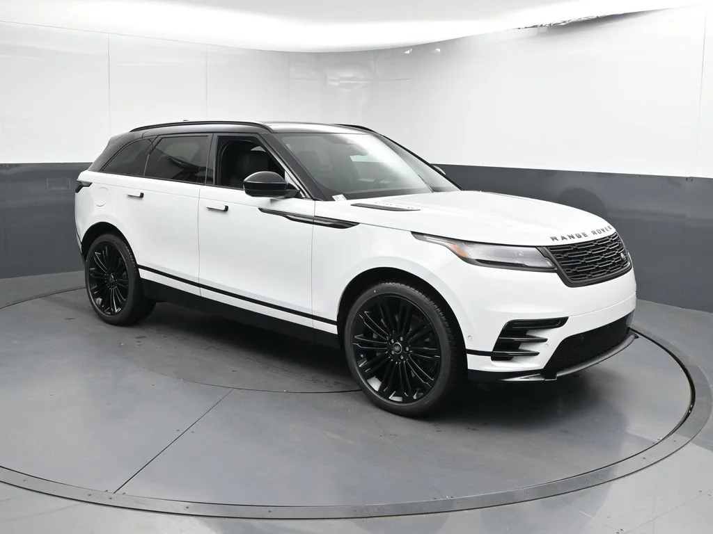 Certified Used 2026 White Land Rover Dynamic SE image 24