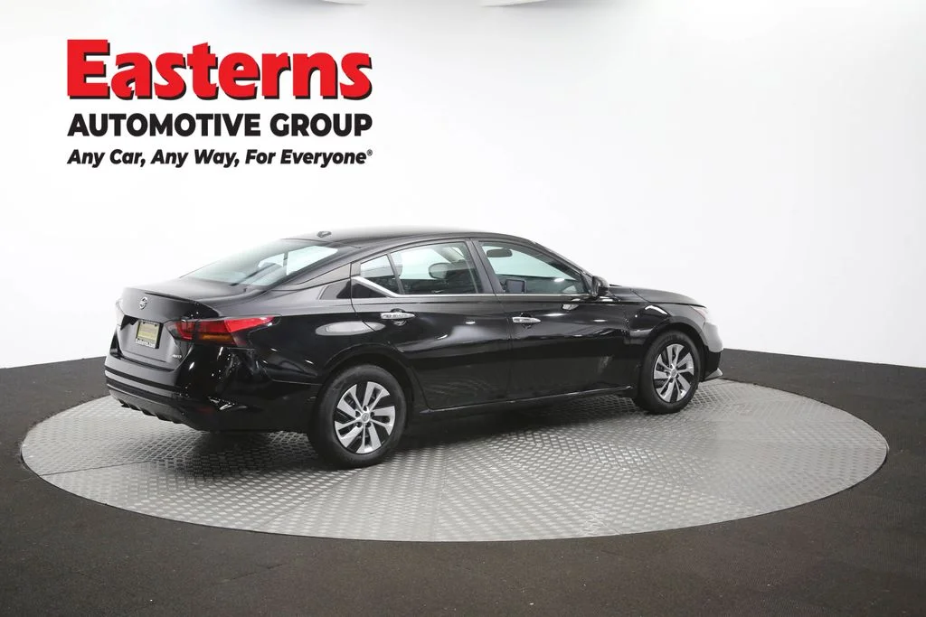 Used 2020 Black Nissan 2.5 S image 42