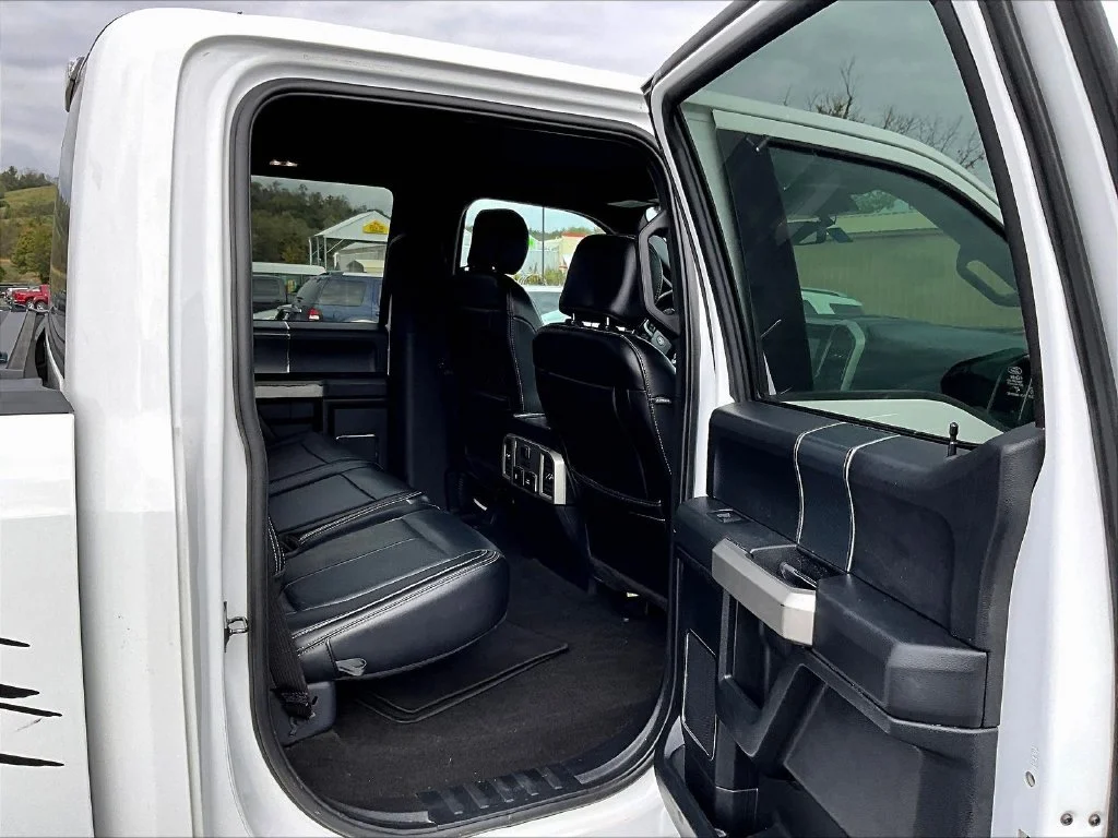 Used 2019 White Ford Lariat image 6