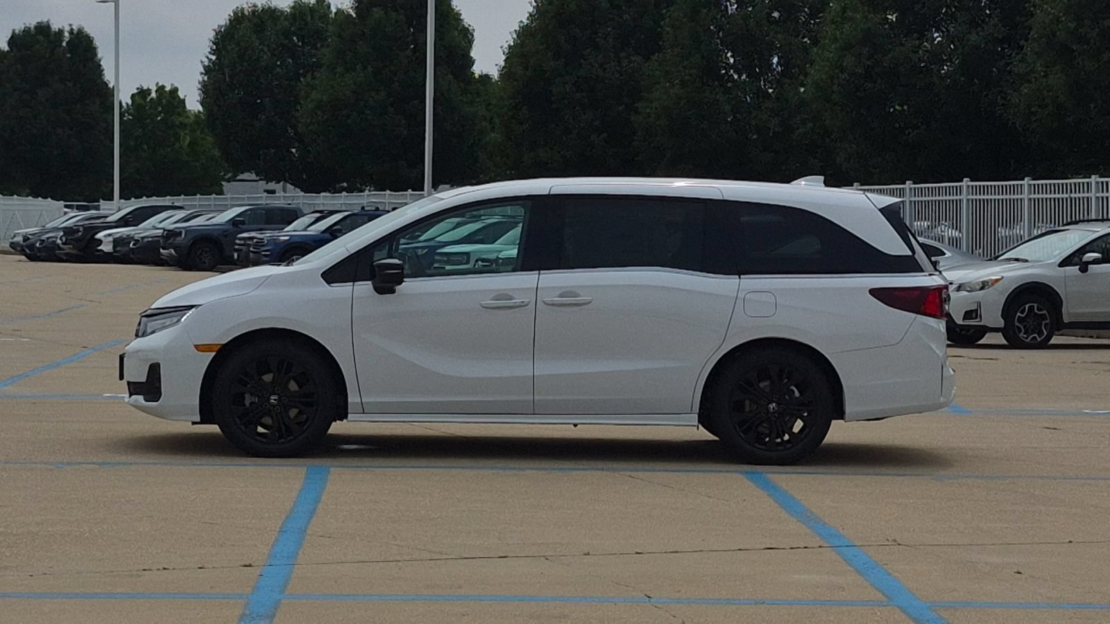 New 2026 Platinum White Pearl Honda Sport-L image 9