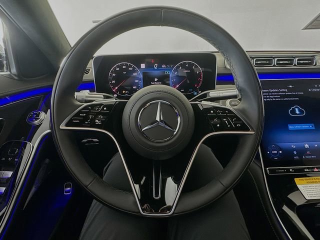 New 2026 MANUFAKTUR Moonlight White Metallic Mercedes-Benz S 580 image 43
