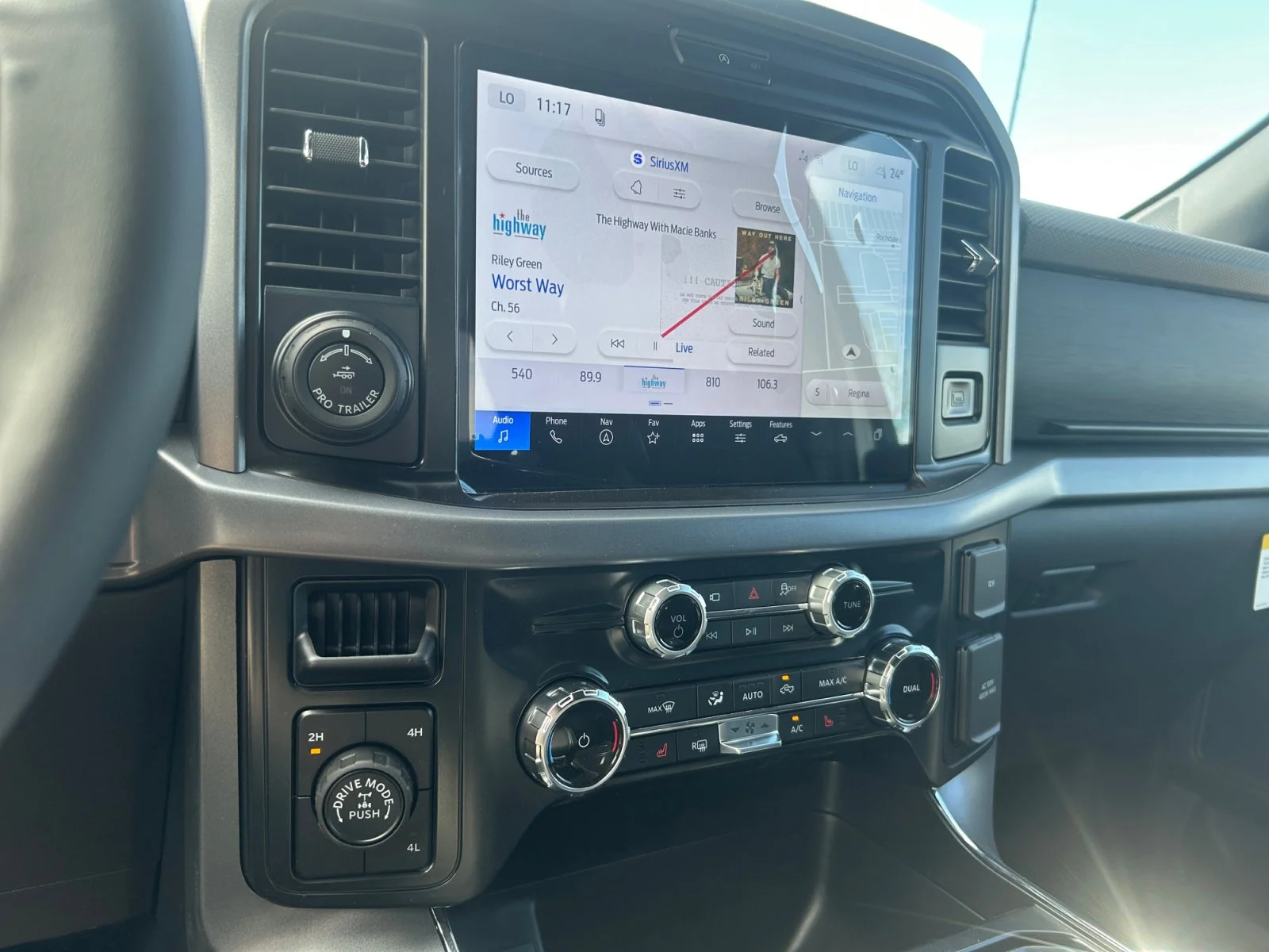 New 2026 Oxford White Ford XLT image 22