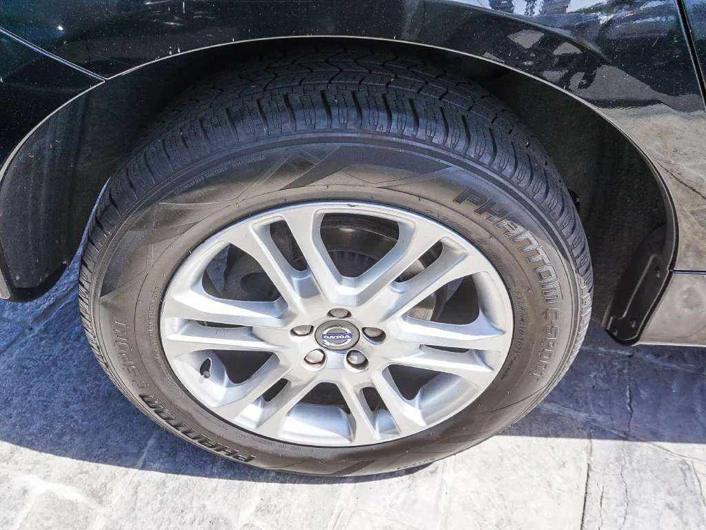 Used 2016 Black Volvo T5 Drive-E Premier image 8