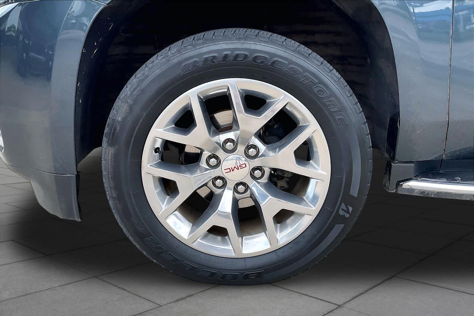 Used 2020 Dark Sky Metallic GMC SLT image 10