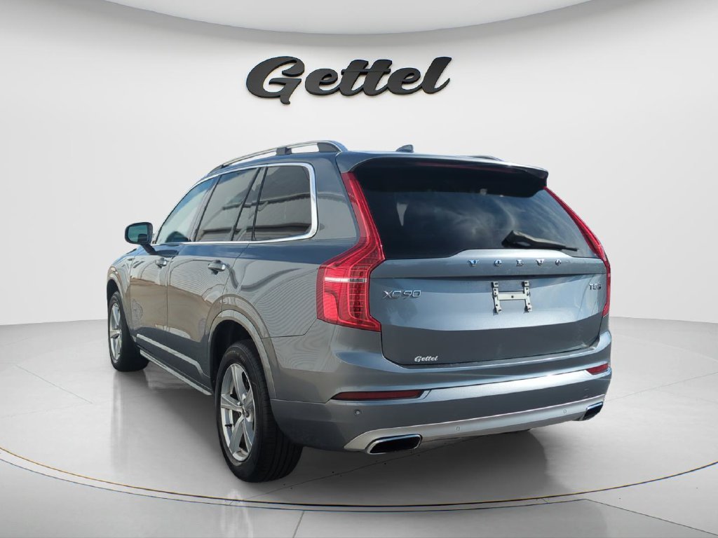 Used 2017 Gray Volvo T5 Momentum image 7