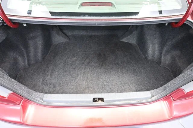 Used 2007 Red Toyota LE image 32