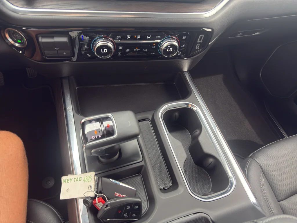 Used 2025 Onyx Black GMC SLT image 18