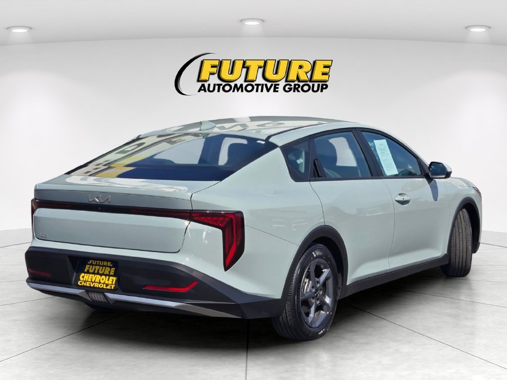 Used 2025 Gray Kia LXS image 4