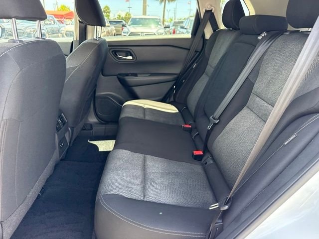 2024 Nissan Rogue SV - Photo 12