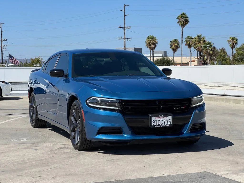 Used 2023 Blue Dodge SXT image 2