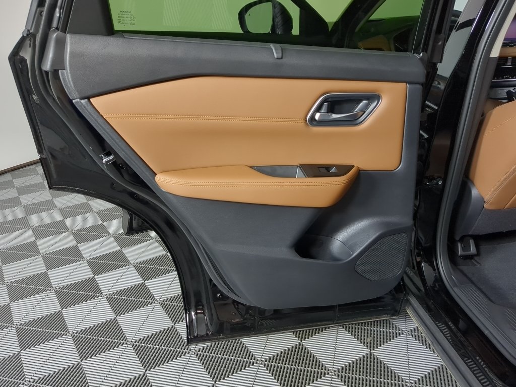 New 2026 Super Black Nissan Platinum image 19