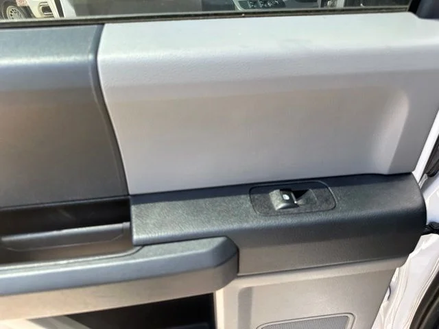Used 2020 White Ford XL image 22