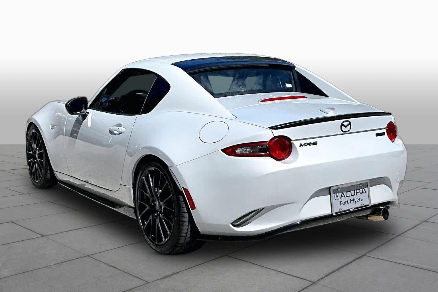 Used 2017 Ceramic Metallic Mazda Club image 12