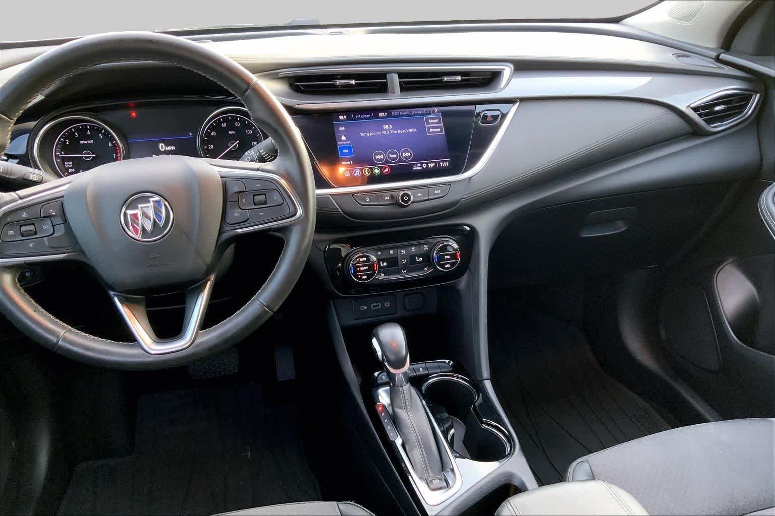 Used 2022 White Frost Tricoat Buick Select image 7