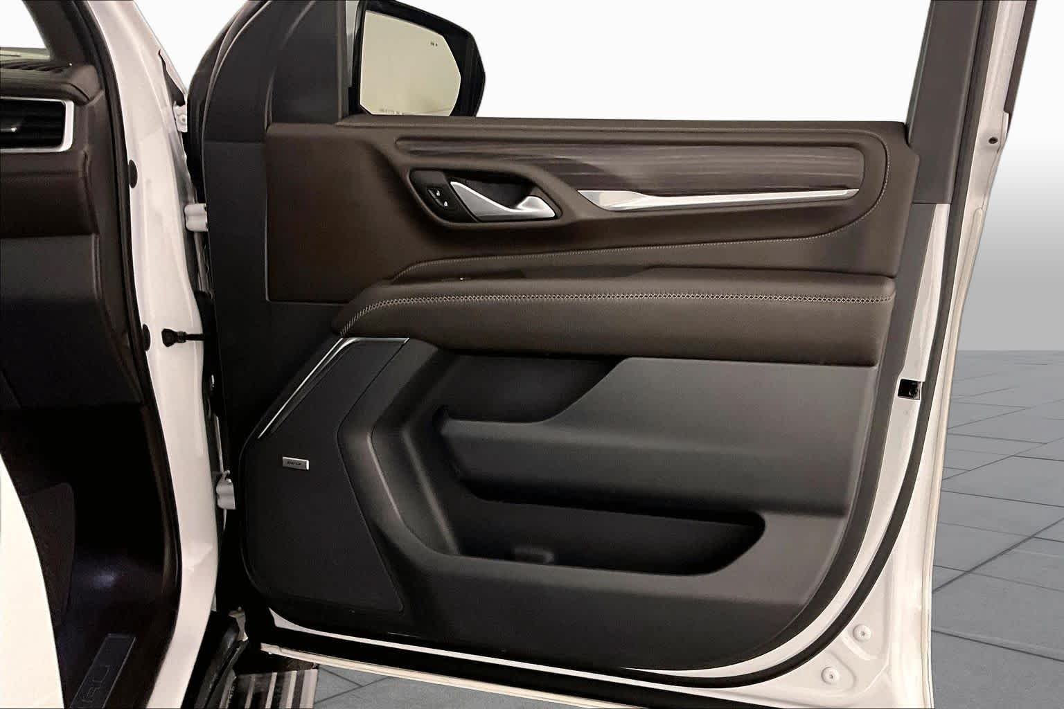 Used 2022 Summit White GMC Denali image 22