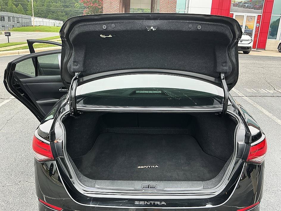 Used 2022 Super Black Nissan S image 25