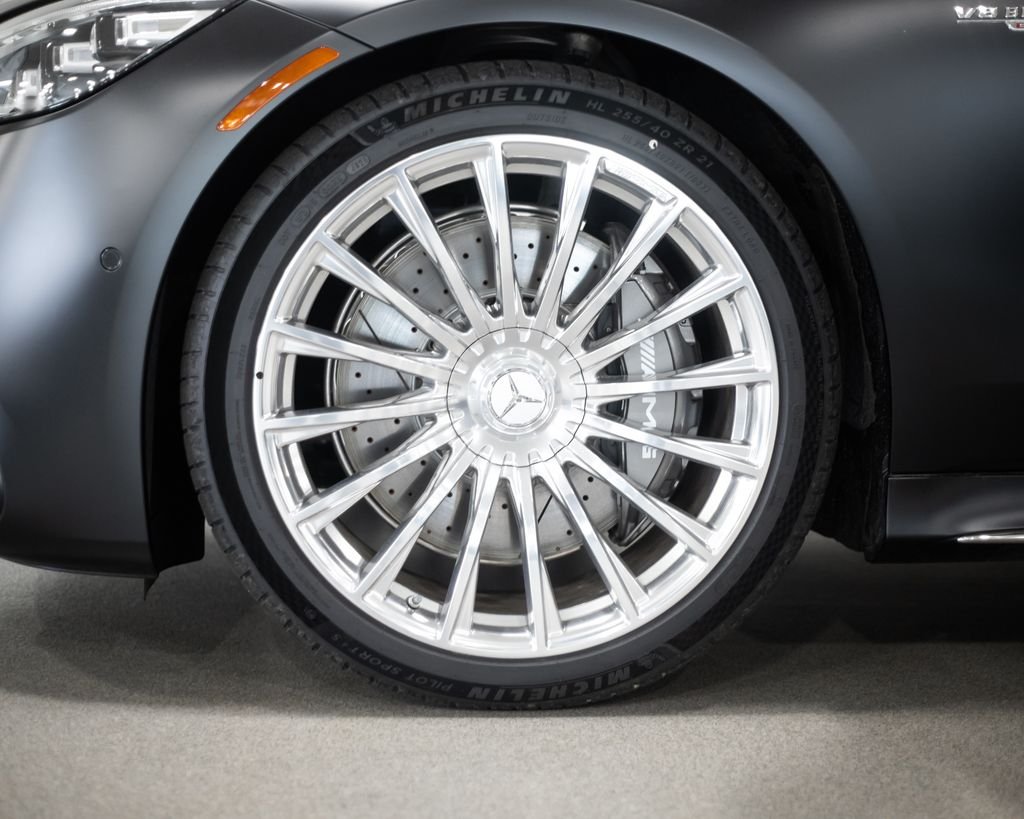 New 2026 MANUFAKTUR Night Black Magno Mercedes-Benz S 63 E AMG® image 4